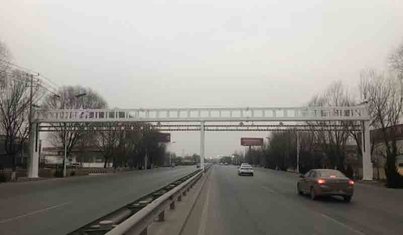 牡丹江公路限高杆